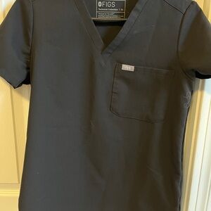 FIGS Women’s Black Catarina Top